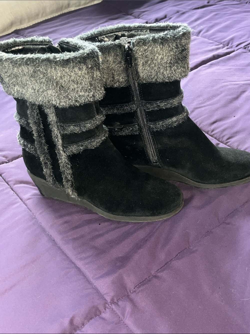 Easy Spirit Black Ankle Wedge Boots with Gray Faux-Fur Cuff